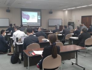 東北フードバンク連携センターの情報交換会の様子