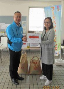 JP労組様からの寄贈の様子